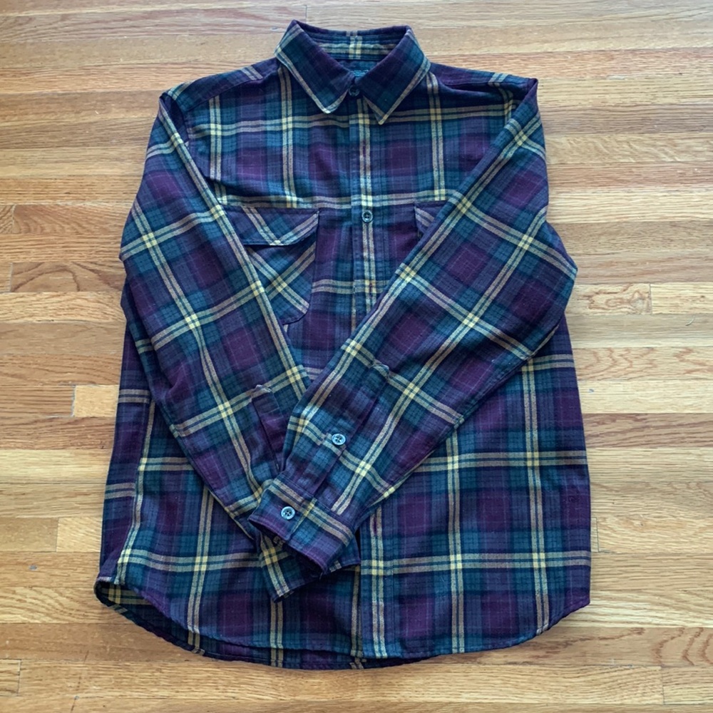 Men’s Woolrich shirt size medium.